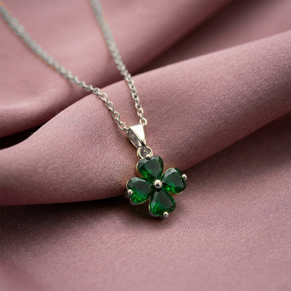 Women’s diamond four-leaf clover necklace, elegant and versatile style