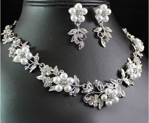 Alloy bridal sleeve chain, pearl leaf set chain
