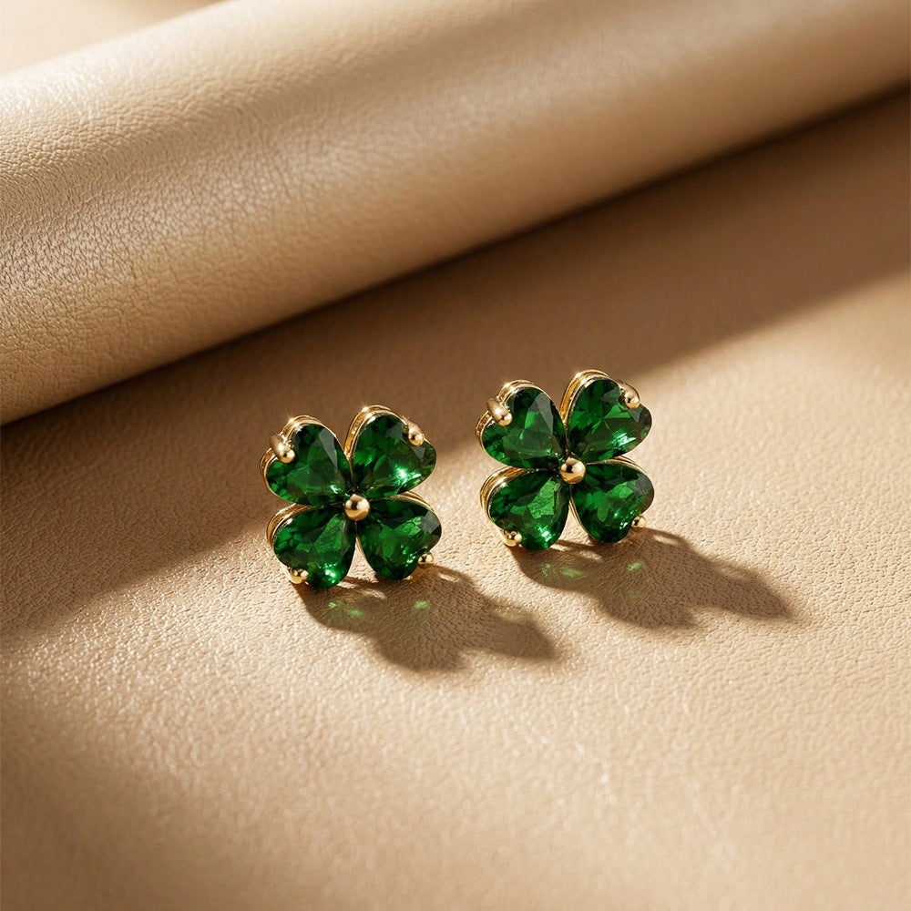 Women’s diamond four-leaf clover necklace, elegant and versatile style