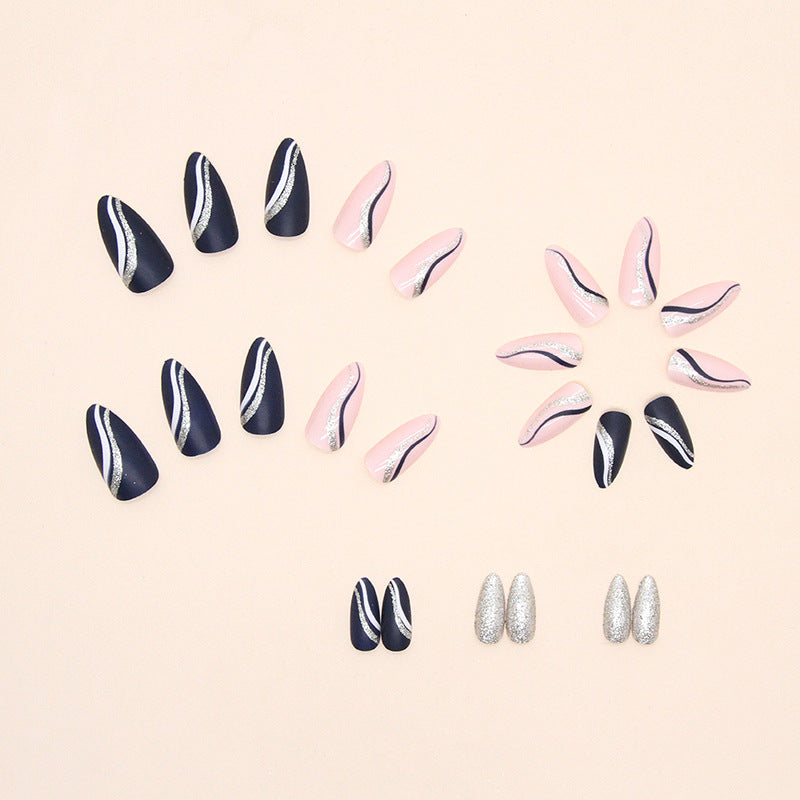 Striped Fashion Nails
