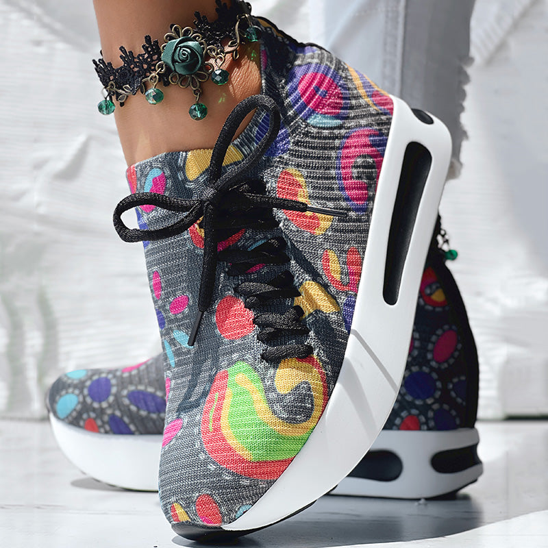 Women’s printed elastic lace-up slip-on sneakers, casual comfort.