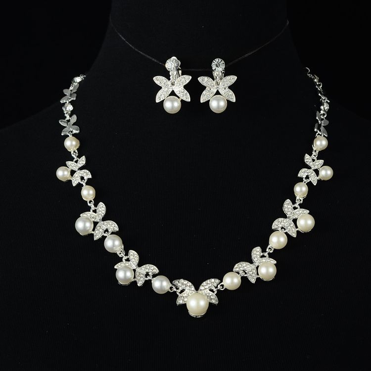 Korean bride pearl Clover Necklace Earrings Set Wedding jewelry accessories