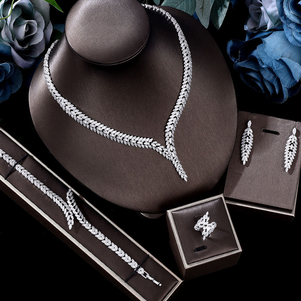 Full Crystal Necklace And Earrings 4 Piece Set For Weddings And Banquets