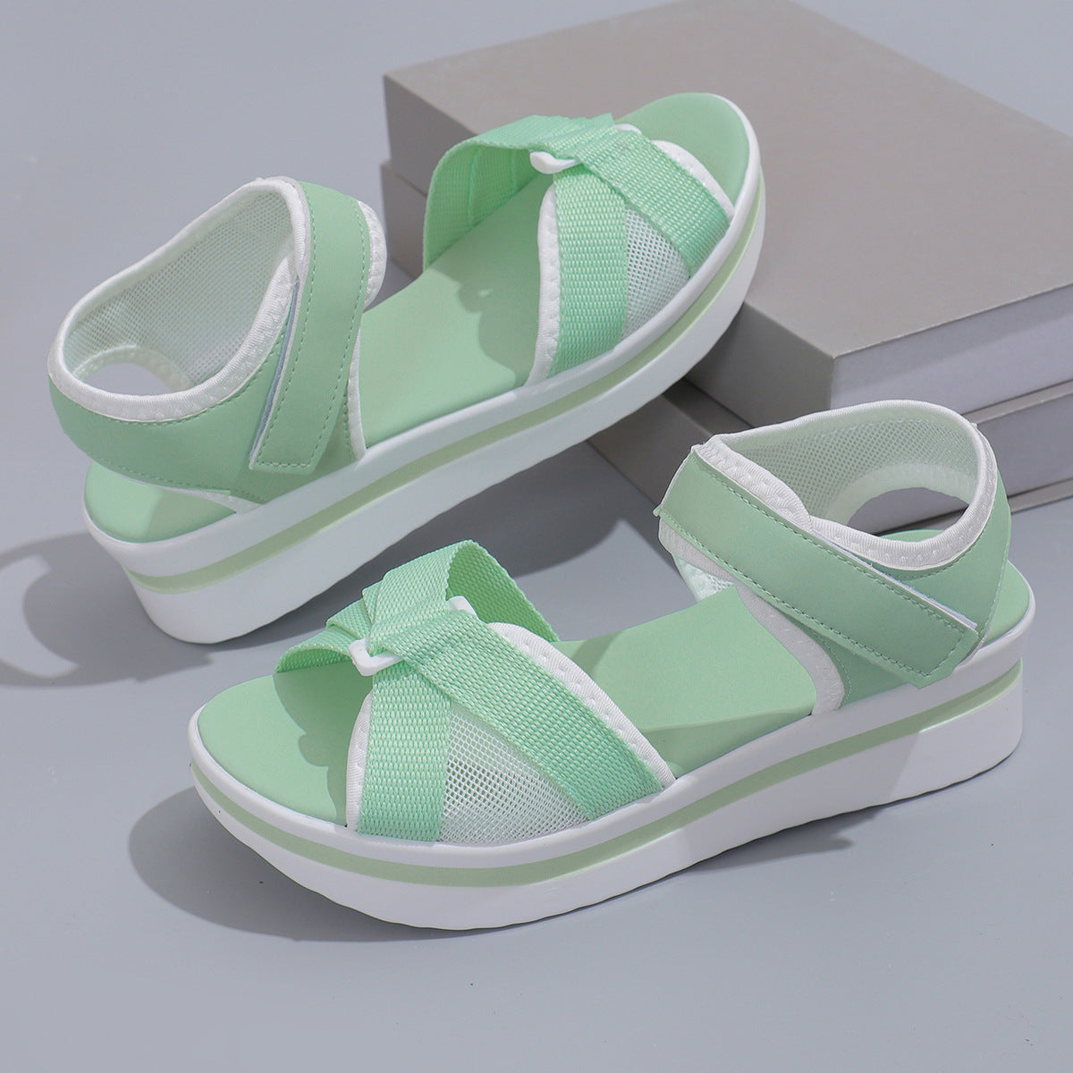 Women’s mesh cross-strap sandals with Velcro, thick sole beach style.