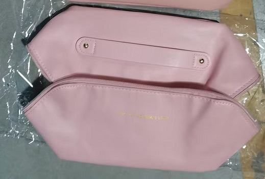Women’s large-capacity multifunctional travel cosmetic bag, makeup organizer.