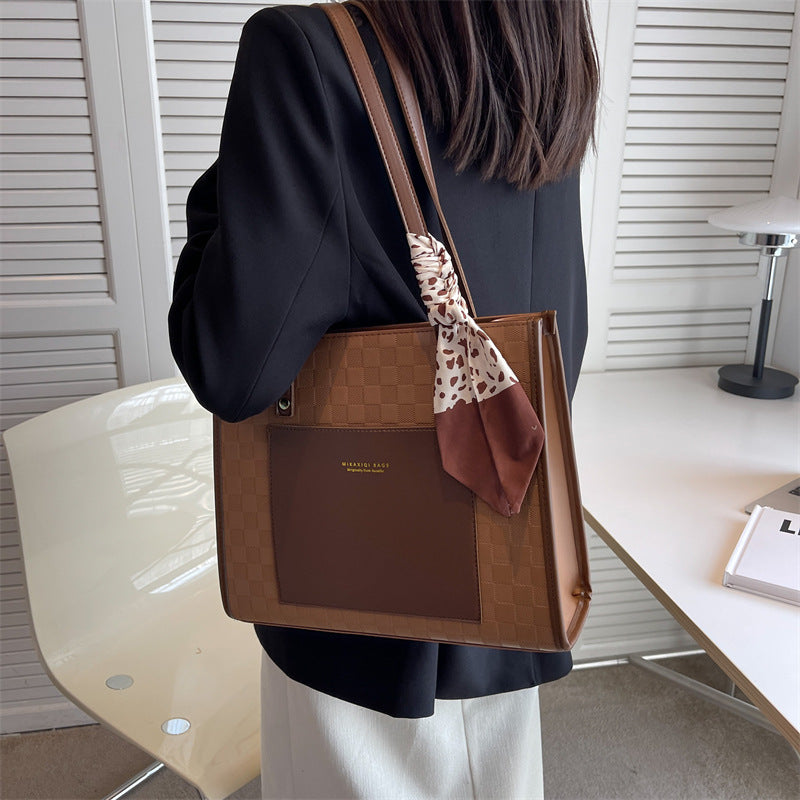 Womens Large-Capacity Commuter Shoulder Bag