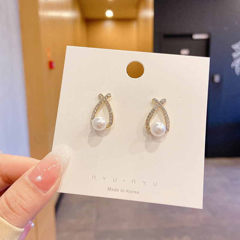Ins Simple And Small Women's Fashion Sense Temperament Pearl Earrings