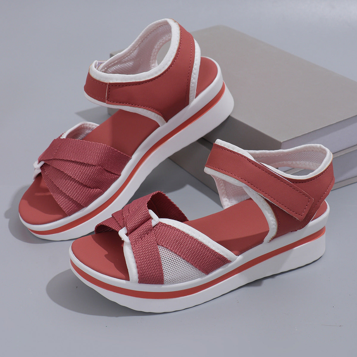 Women’s mesh cross-strap sandals with Velcro, thick sole beach style.