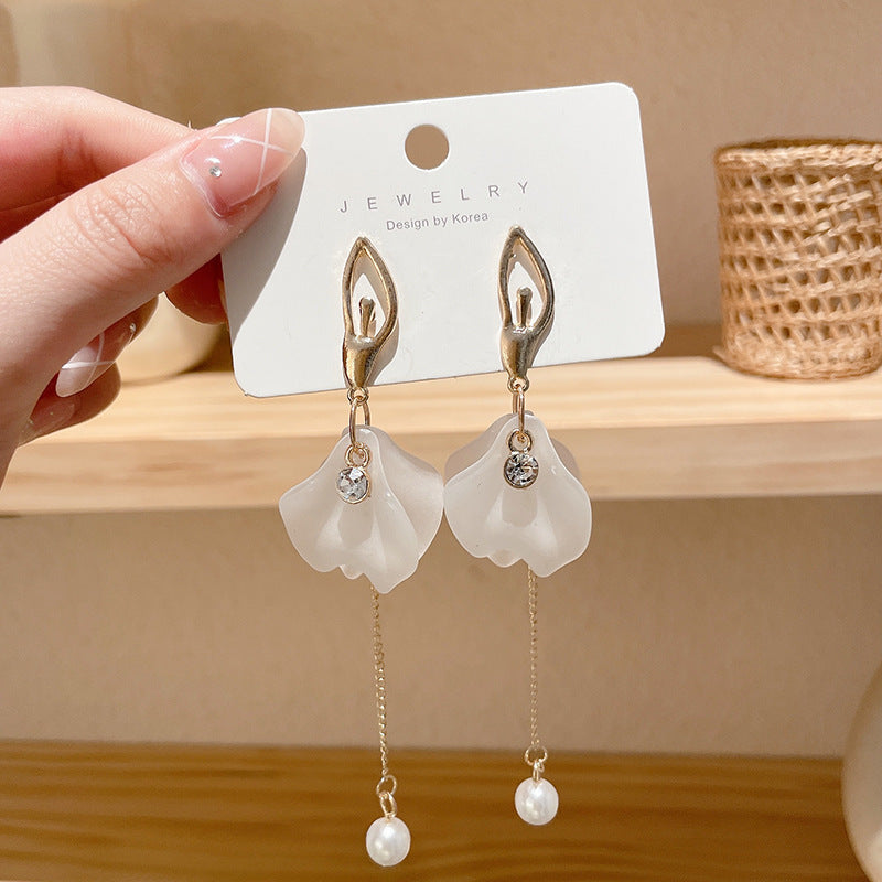 Ins Simple And Small Women's Fashion Sense Temperament Pearl Earrings