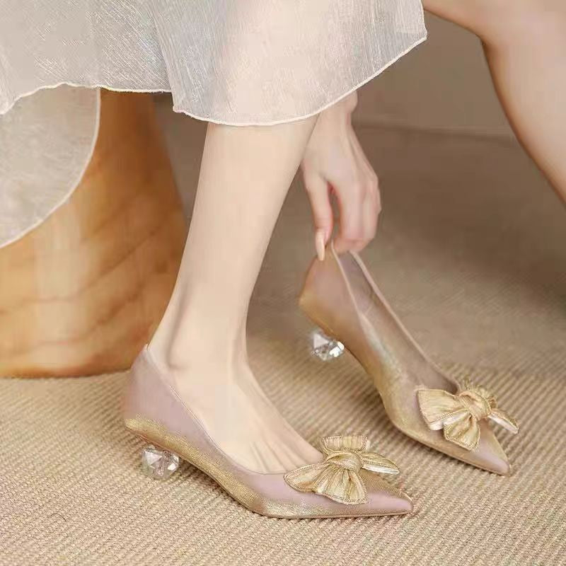 French Pointed-Toe Mid-Heel Pumps with Bow