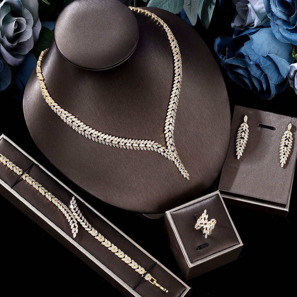 Full Crystal Necklace And Earrings 4 Piece Set For Weddings And Banquets