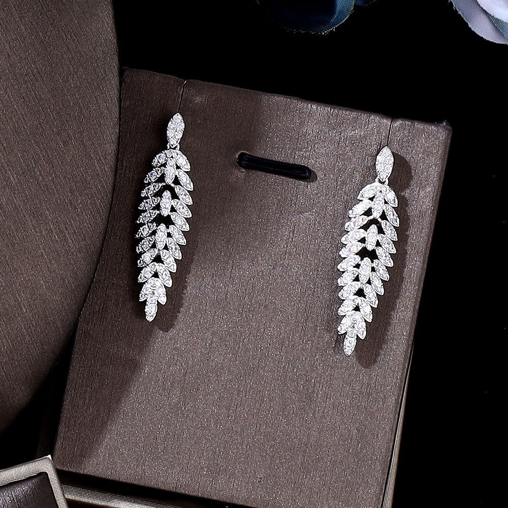 Full Crystal Necklace And Earrings 4 Piece Set For Weddings And Banquets