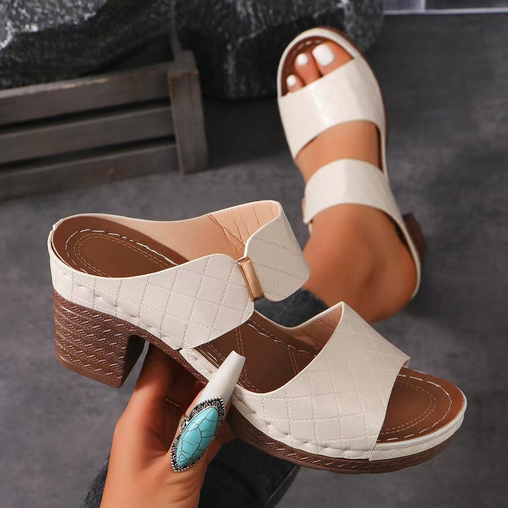 Women’s plaid chunky-heel slide sandals with round toe, stylish summer wear.