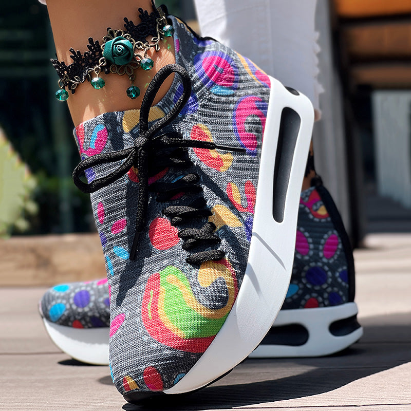 Women’s printed elastic lace-up slip-on sneakers, casual comfort.