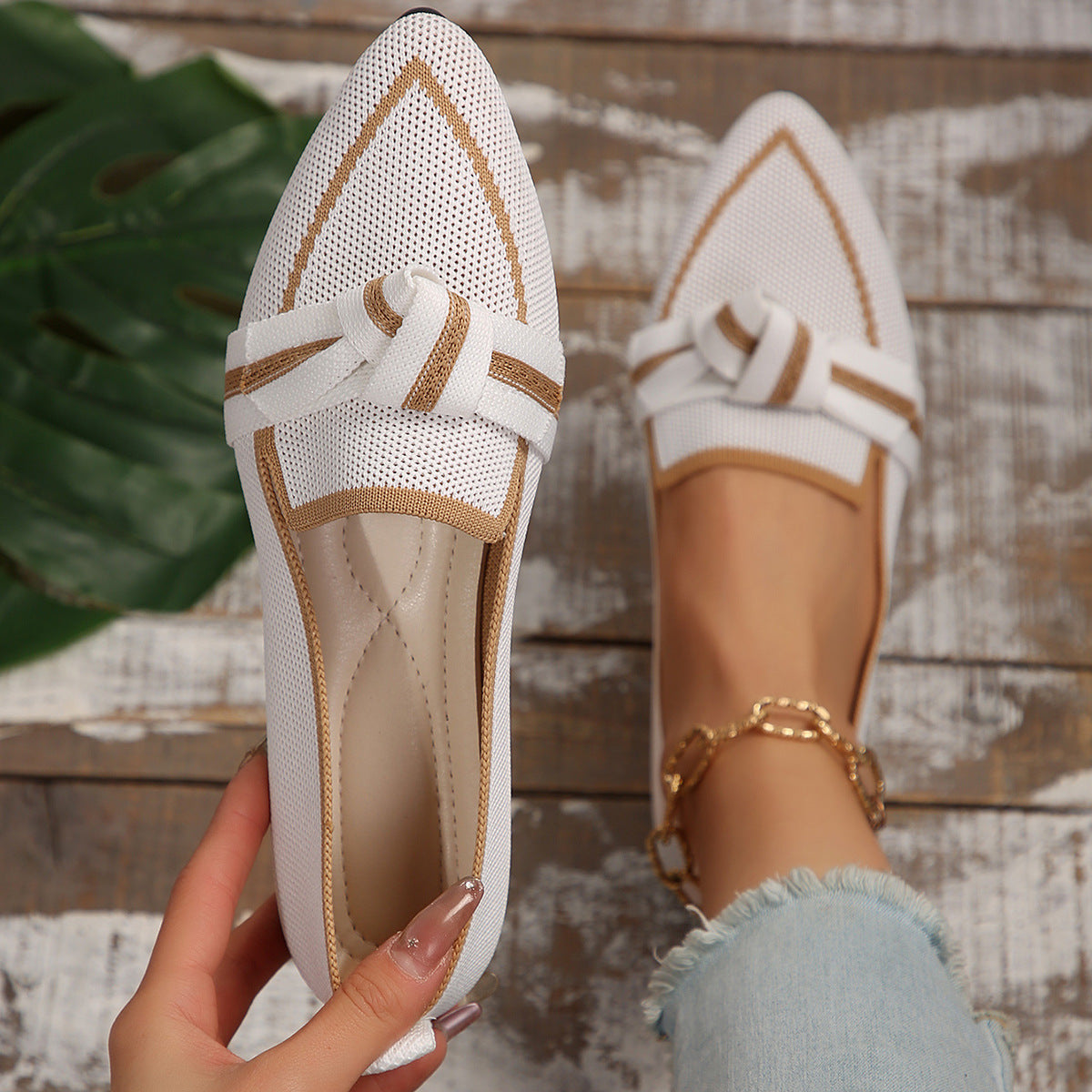Women’s pointed-toe bow slip-on flats, breathable summer style.