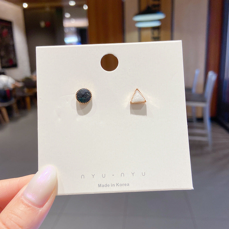 Ins Simple And Small Women's Fashion Sense Temperament Pearl Earrings