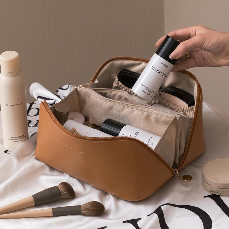 Women’s large-capacity multifunctional travel cosmetic bag, makeup organizer.