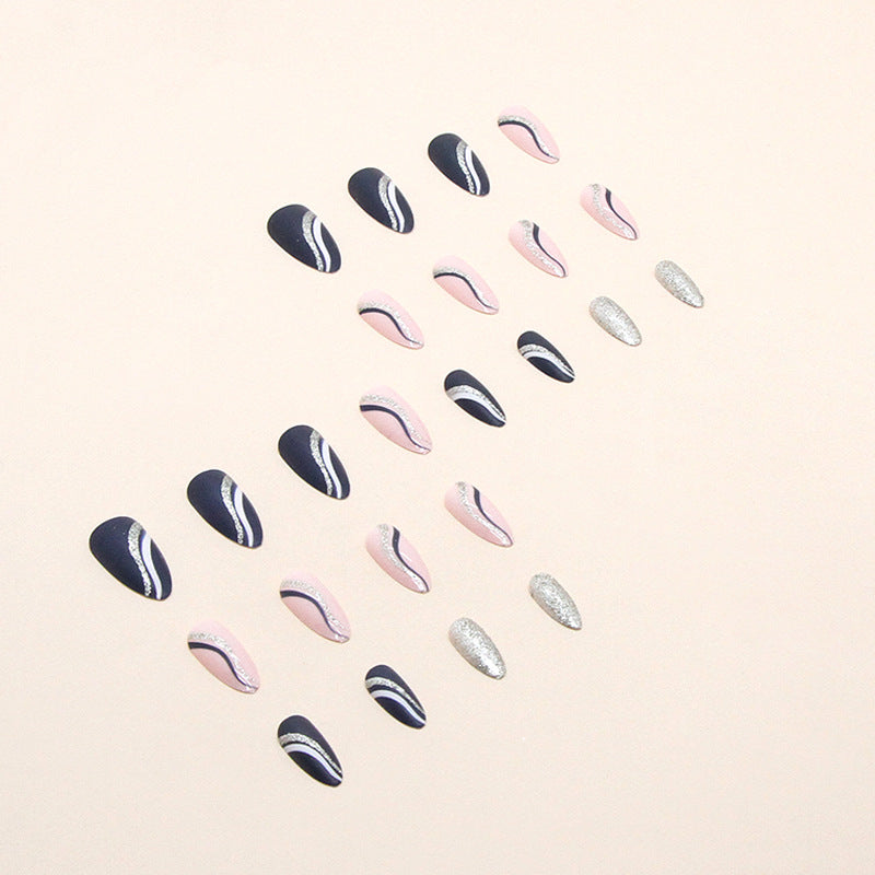 Striped Fashion Nails