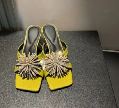 2026 spring/summer rhinestone chain high-end square-toe non-slip high heel sandals.