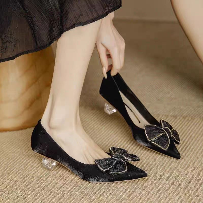 French Pointed-Toe Mid-Heel Pumps with Bow
