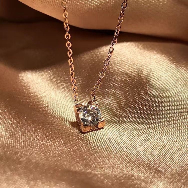 Single Diamond Pendant Female Temperament Titanium Steel Necklace