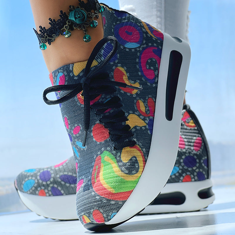 Women’s printed elastic lace-up slip-on sneakers, casual comfort.