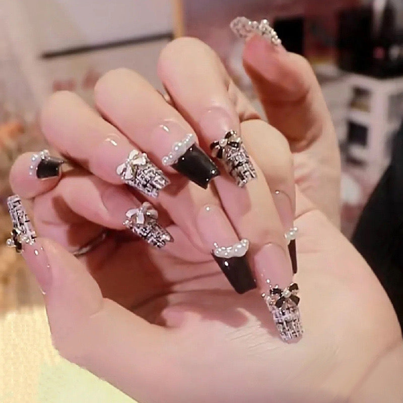 24pcs Black White CC Nails