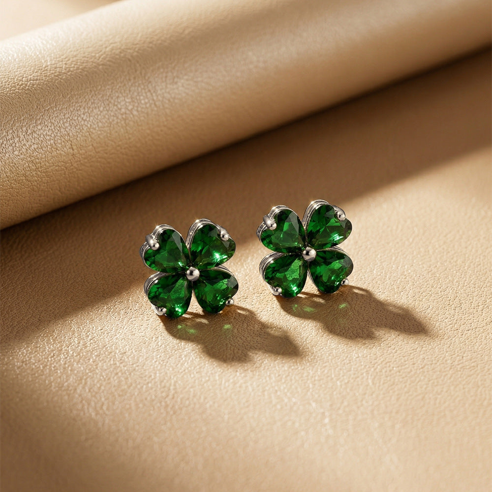 Women’s diamond four-leaf clover necklace, elegant and versatile style